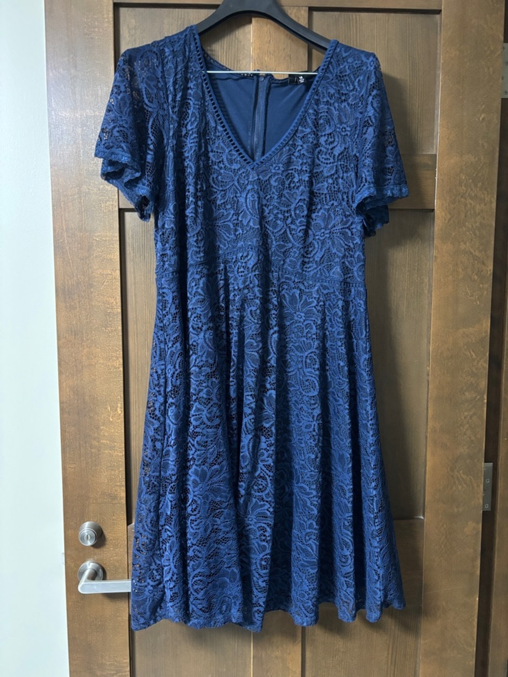Torrid Navy Lace V-Neck Mini Short Sleeve Dress Size 18 - Picture 4 of 8